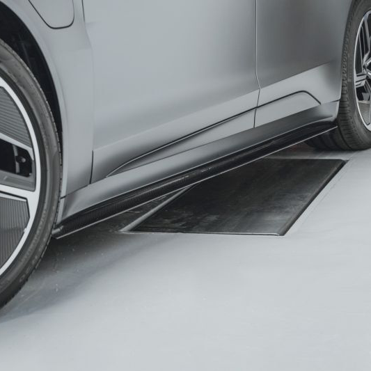 Future Design Carbon Fibre Side Skirts Compatible With Audi E-Tron GT