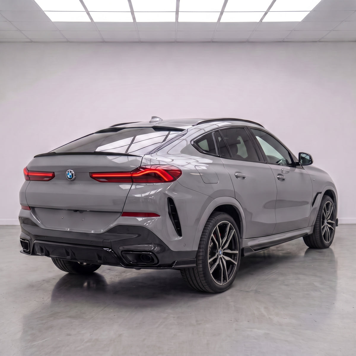 V1 kiiltävän musta koristesarja - yhteensopiva BMW X6:n (G06) kanssa
