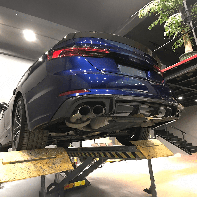 Xデザイン カーボンファイバー製リアディフューザー（Audi A5/S5（B9