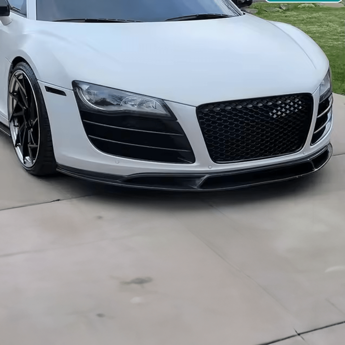 V1 カーボンファイバー製フロントリップスポイラー アウディ R8 V8/V10 V1 カーボンファイバー製フロントリップスポイラー アウディ R8 V8/V10