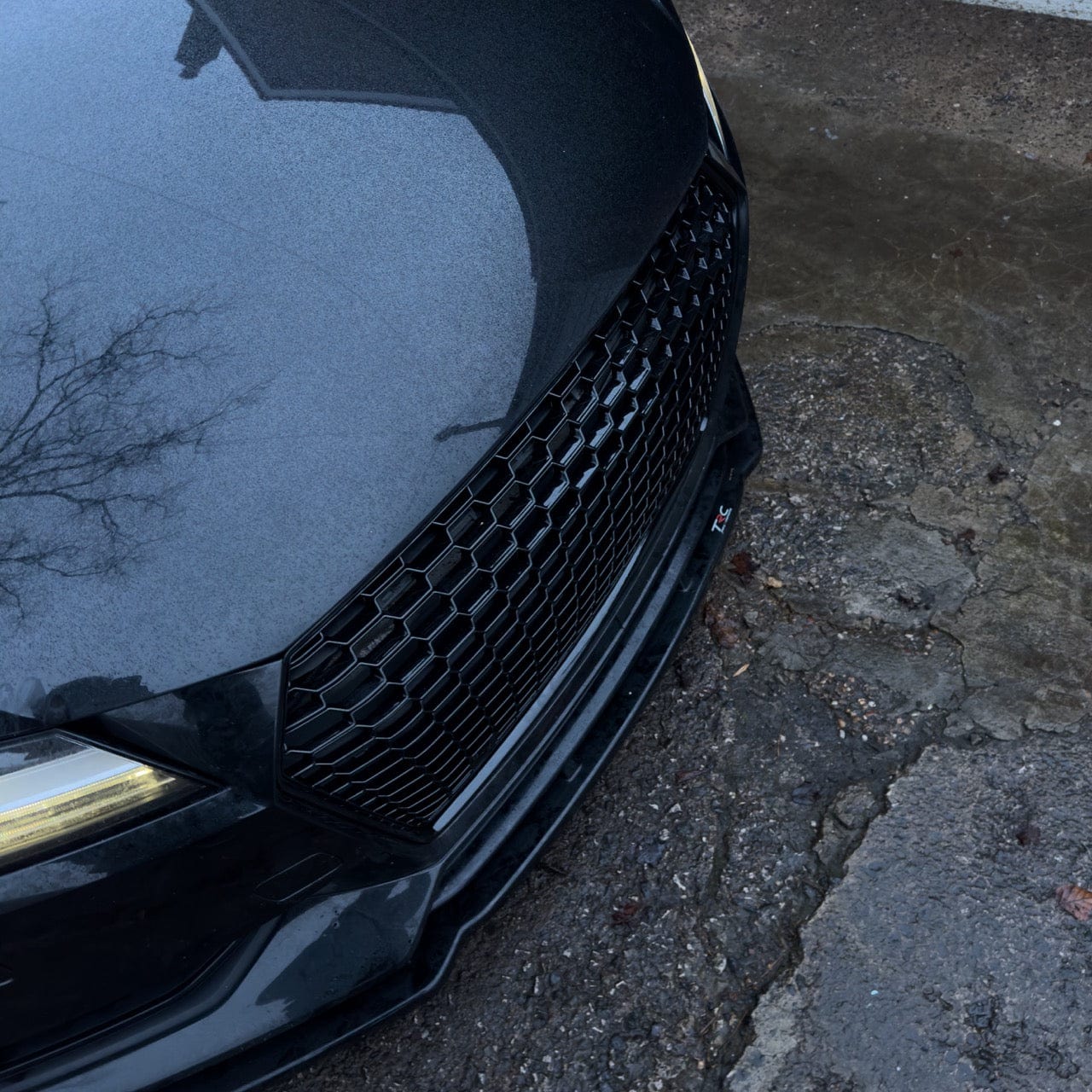 Audi TT/TTS (MK3/8S) RS Style Gloss Black Honeycomb Front Grille - Twenty Two Tuning Front Grille