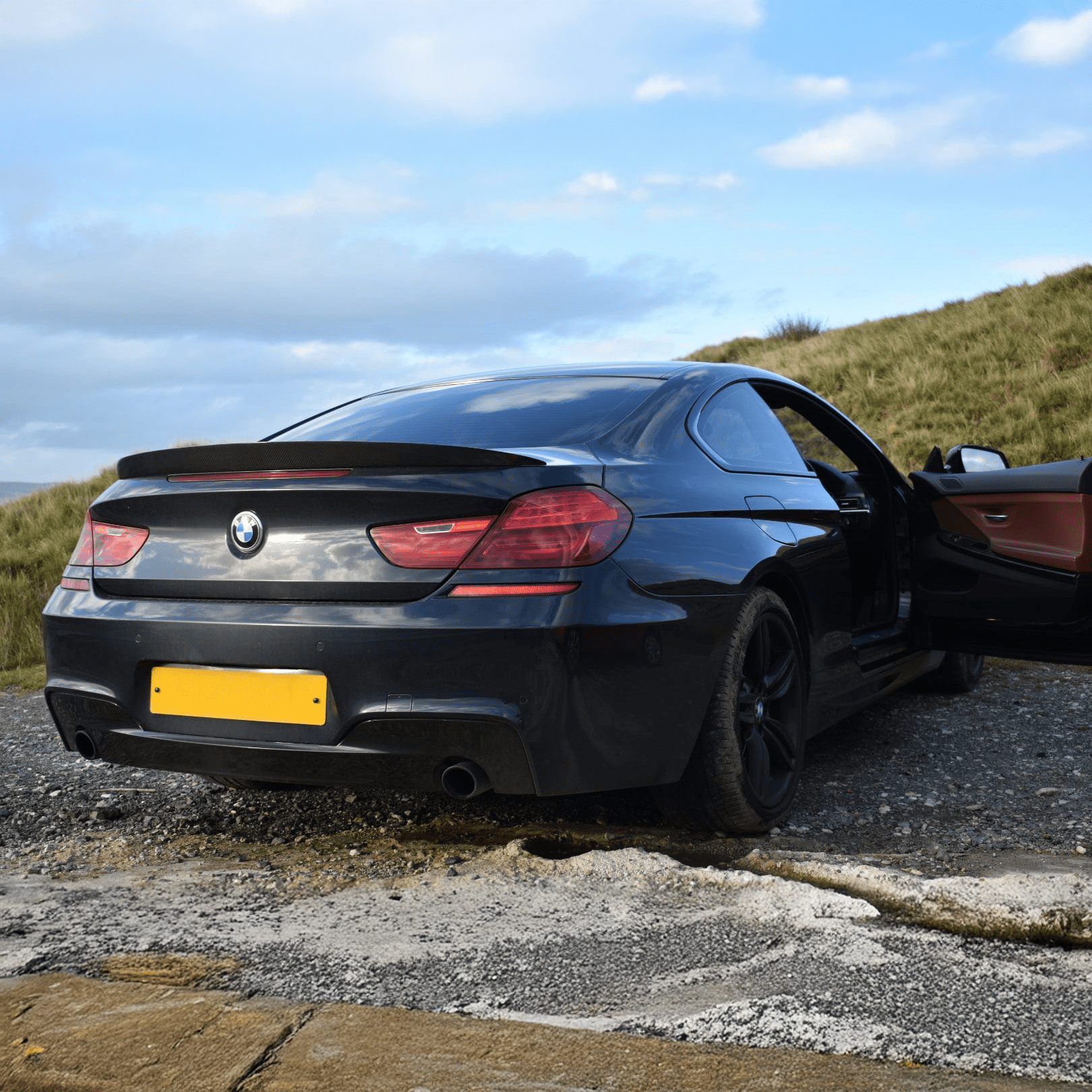 BMW 6シリーズ M6 F06 F12 F13用カーボンファイバーリアスポイラー