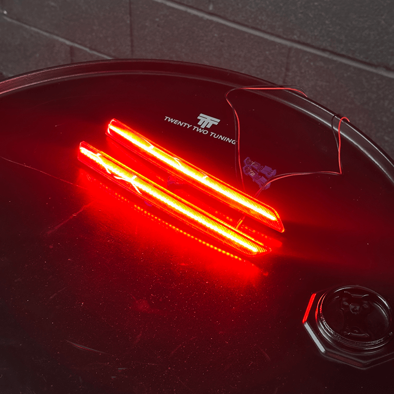 BMW M3/M4 (F80/F82/F83) OEM+ Rear Bumper Lower Reflector LED Replacement - EXL Design Reflector Kit