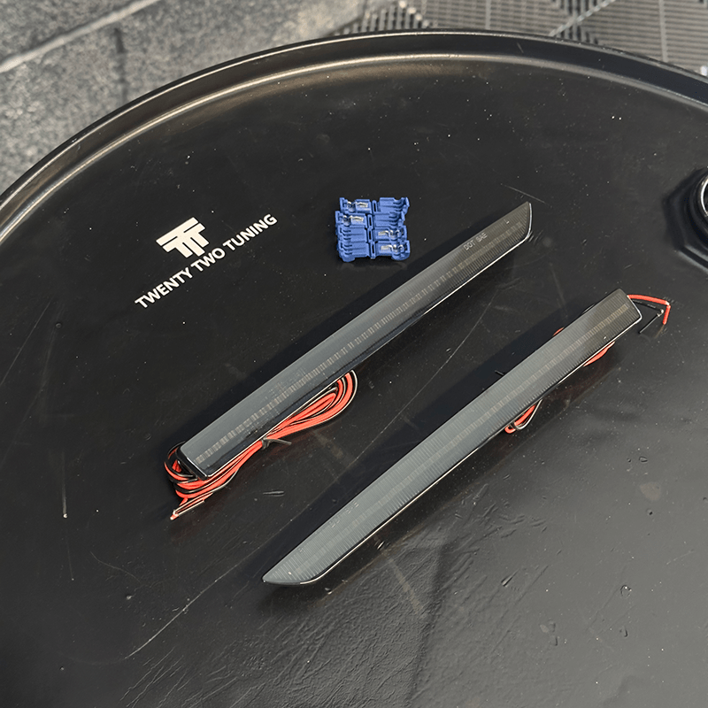 BMW M3/M4 (F80/F82/F83) OEM+ Rear Bumper Lower Reflector LED Replacement - EXL Design Reflector Kit