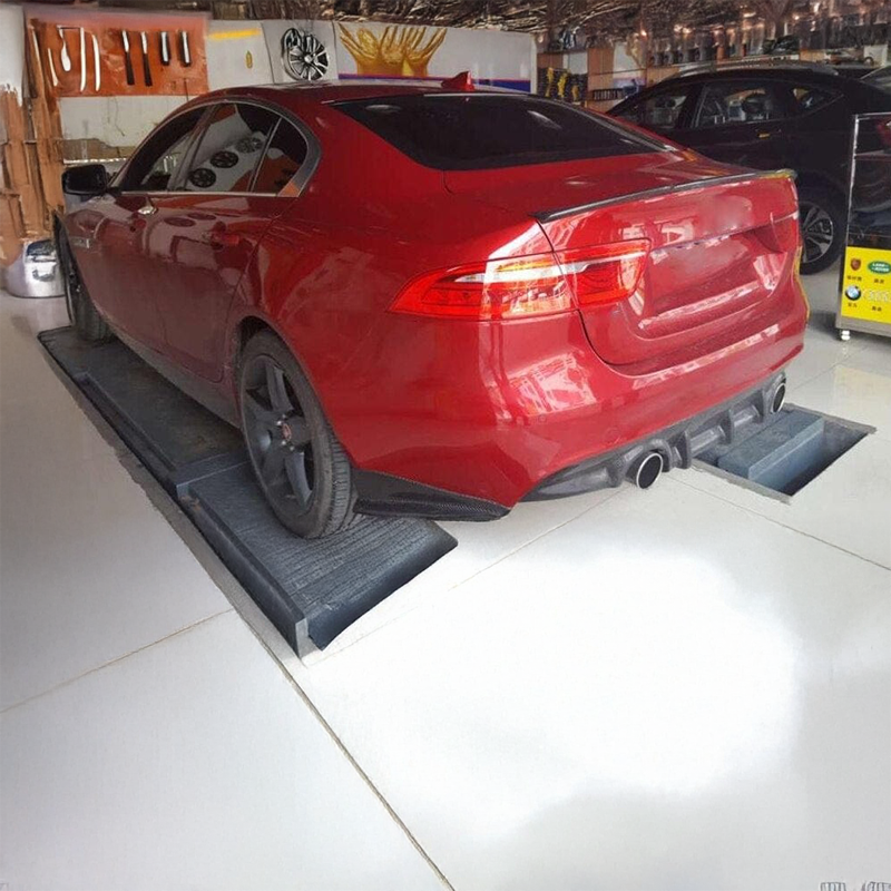Canards de pare-chocs arrière en fibre de carbone Jaguar XE (X760) SV1