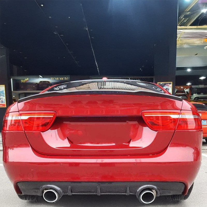 Jaguar XE (X760) VS Aileron arrière en fibre de carbone