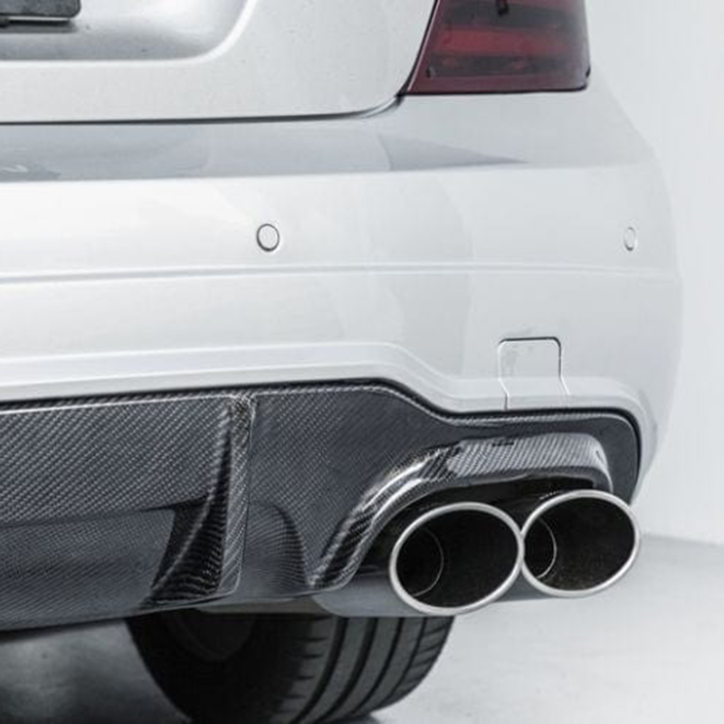 Karbonový zadní difuzor Facelift V1 kompatibilní s Mercedesem C63 (W204/C204)