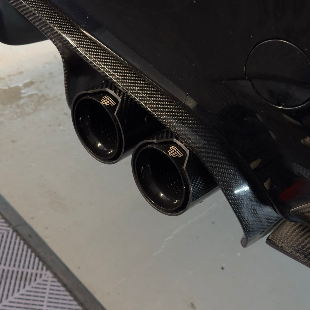 TTT Carbon Fibre Exhaust Tips - Compatible with BMW M4 (F82/F83) - Twenty Two Tuning Exhaust Tips