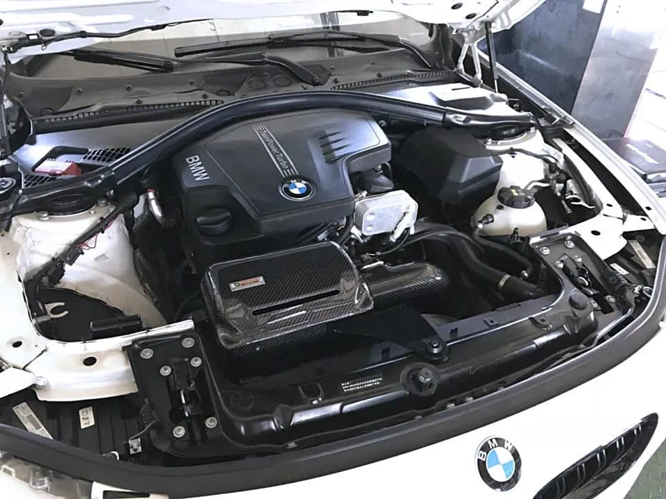 BMW 1 Series N20 (F20/F21) 125I ARMASPEED Carbon Fibre Cold Air Intake - ARMASPEED Engine Bay
