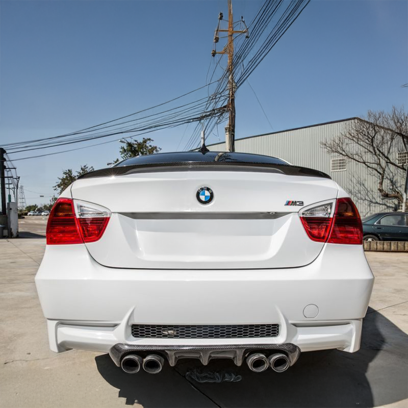 Zadní spoiler V1 z uhlíkových vláken - kompatibilní s BMW řady 3/M3 (E90)