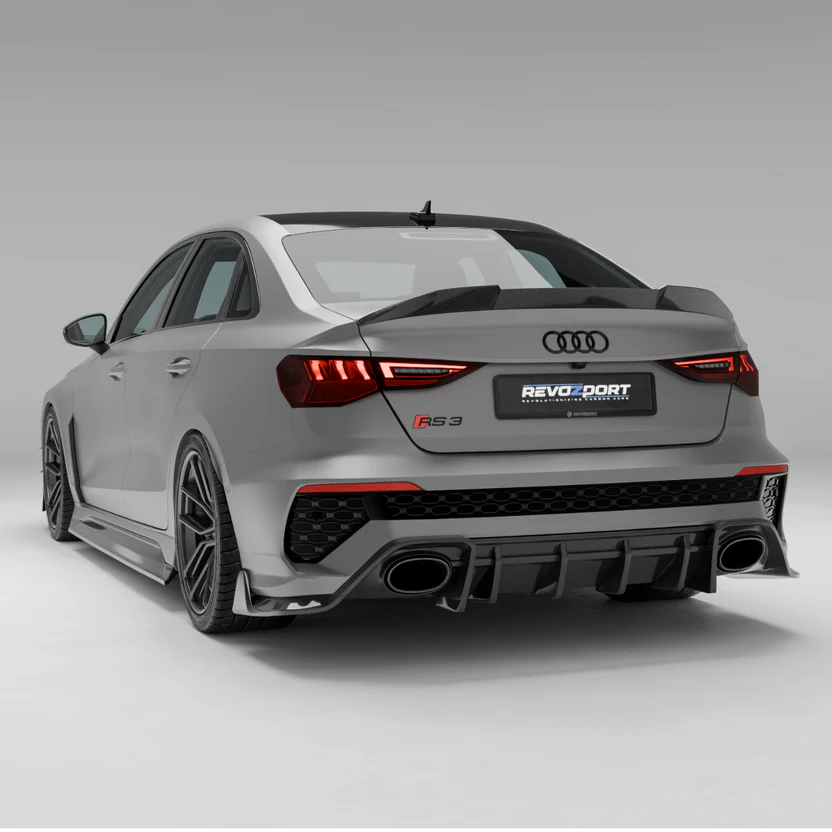 Zestaw elementów nadwozia z włókna węglowego RevoZport kompatybilny z Audi RS3 8 l. Sedan