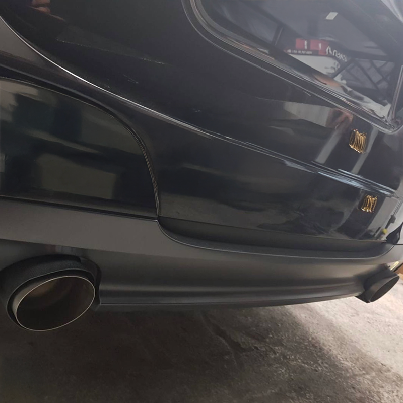 Embouts d'échappement en fibre de carbone biseautés - Compatibles avec BMW Série 3 335I/335D (E90/E91/E92/E93)