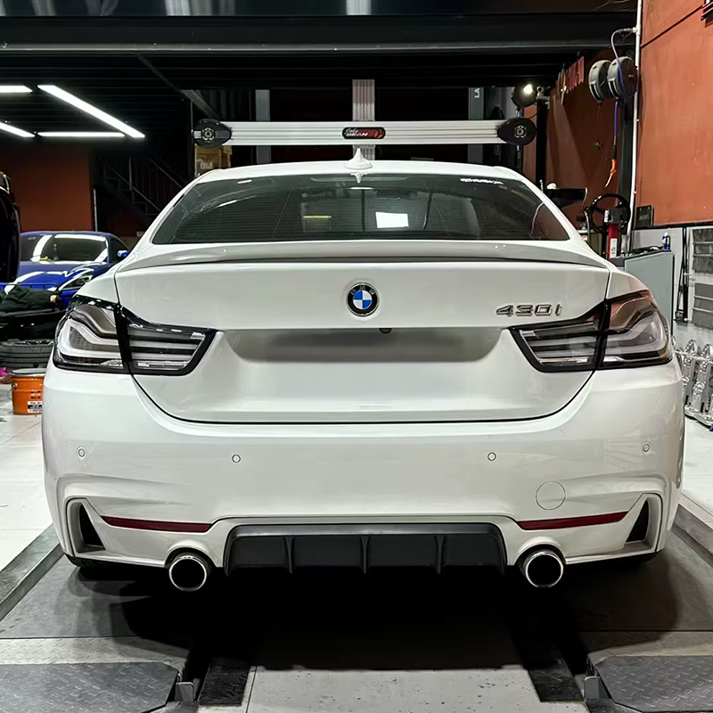 Facelift Rear Tail Lights - Compatible with BMW M4 (F82/F83)