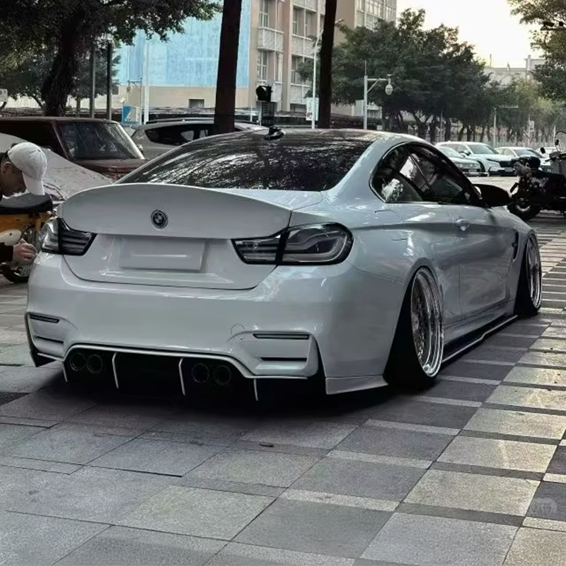 Facelift Rear Tail Lights - Compatible with BMW M4 (F82/F83)