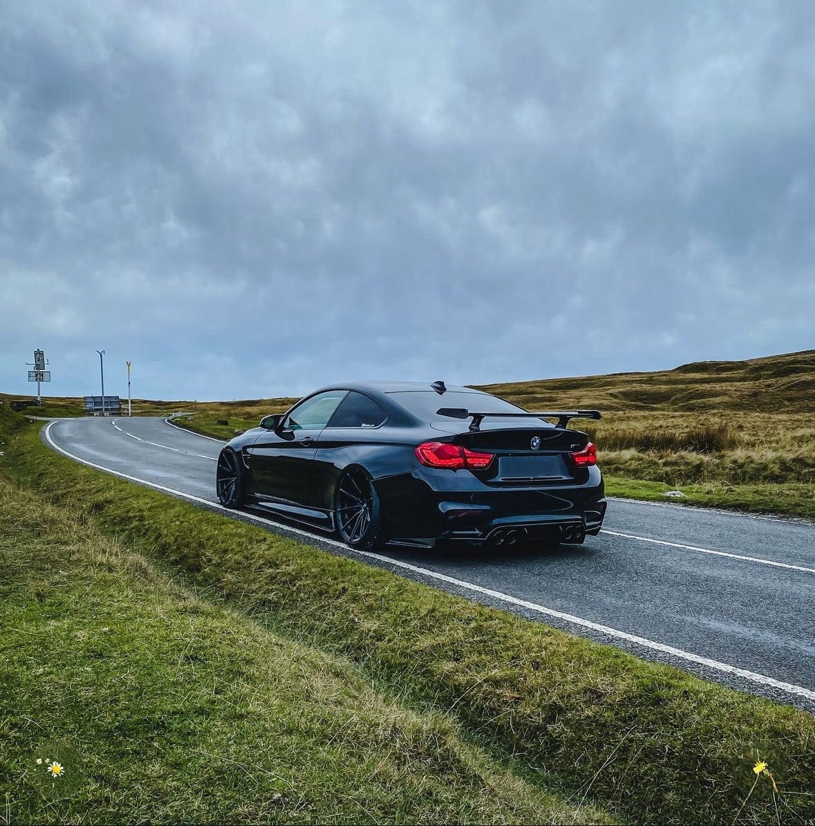 BMW M Performance Throughflow Style Carbon Fiber Rear Trunk Spoiler - Twenty Two Tuning Rear Spoiler