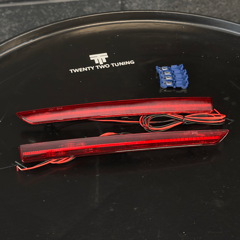 BMW M3/M4 (F80/F82/F83) OEM+ Rear Bumper Lower Reflector LED Replacement - EXL Design Reflector Kit