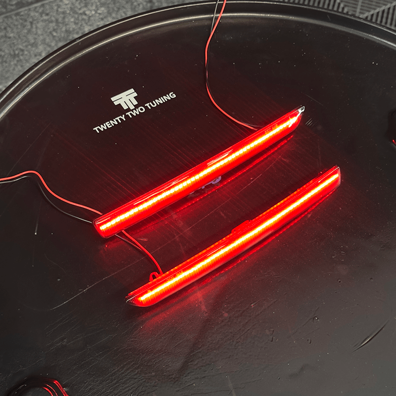 BMW M3/M4 (F80/F82/F83) OEM+ Rear Bumper Lower Reflector LED Replacement - EXL Design Reflector Kit