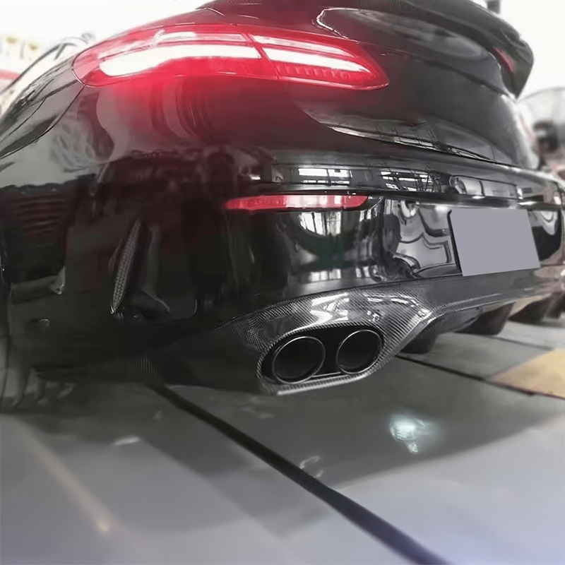 OEM+ zadní difuzor z karbonových vláken kompatibilní s Mercedes E-Class/E43/E53 (A238/C238)  