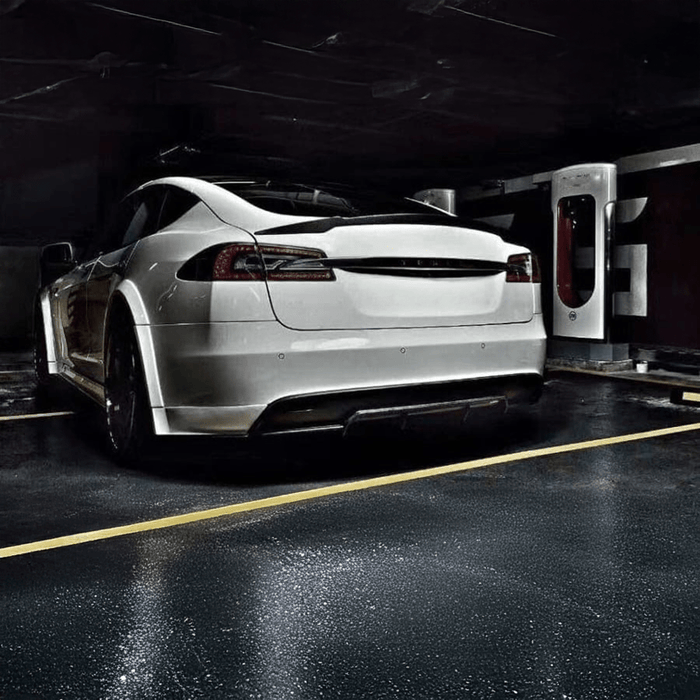 Tesla Model S (Pre-Facelift) REVOZPORT Carbon Fibre Body Kit