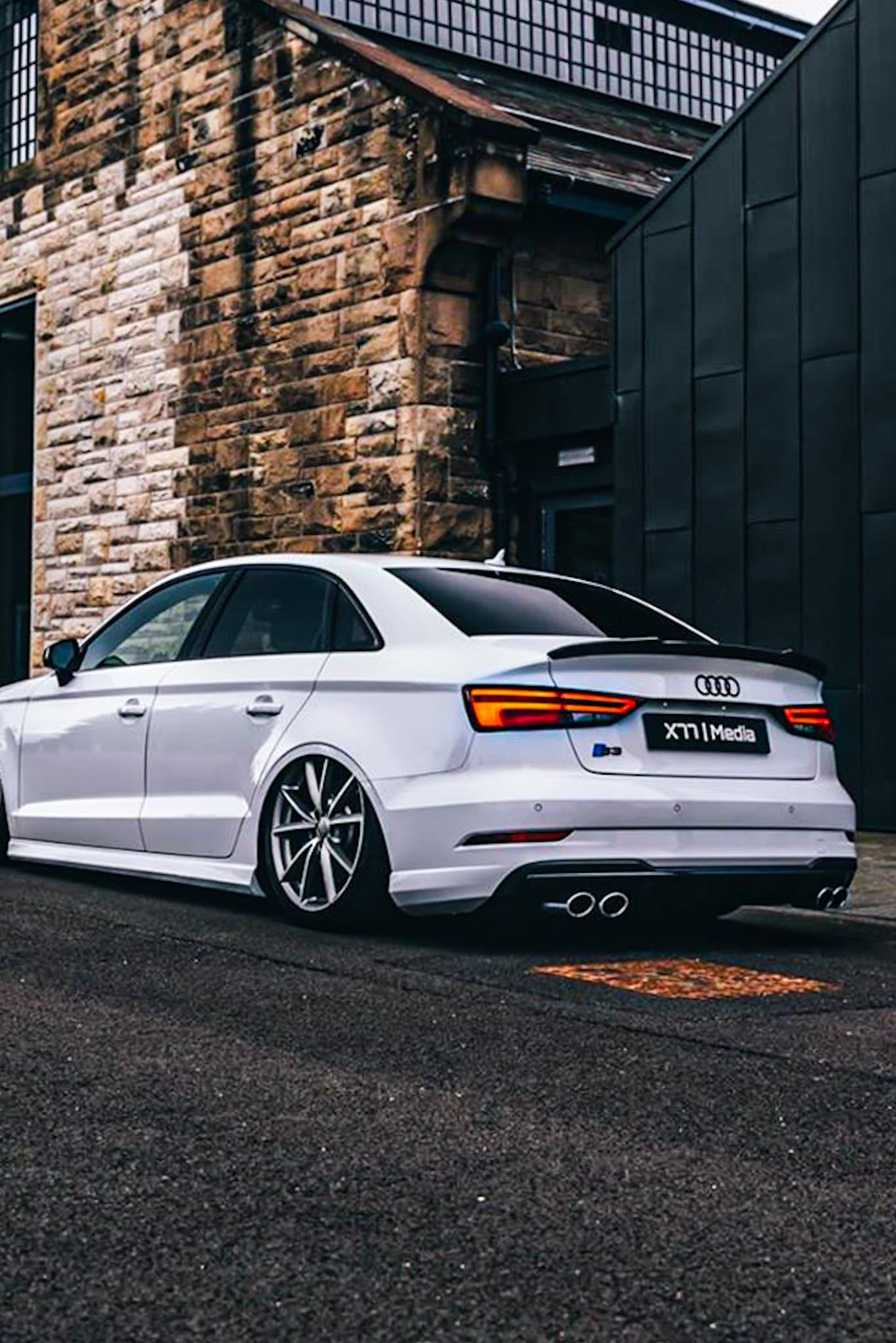 アウディ A3／S3／RS3（8V）セダン対応ダックテール・カーボン