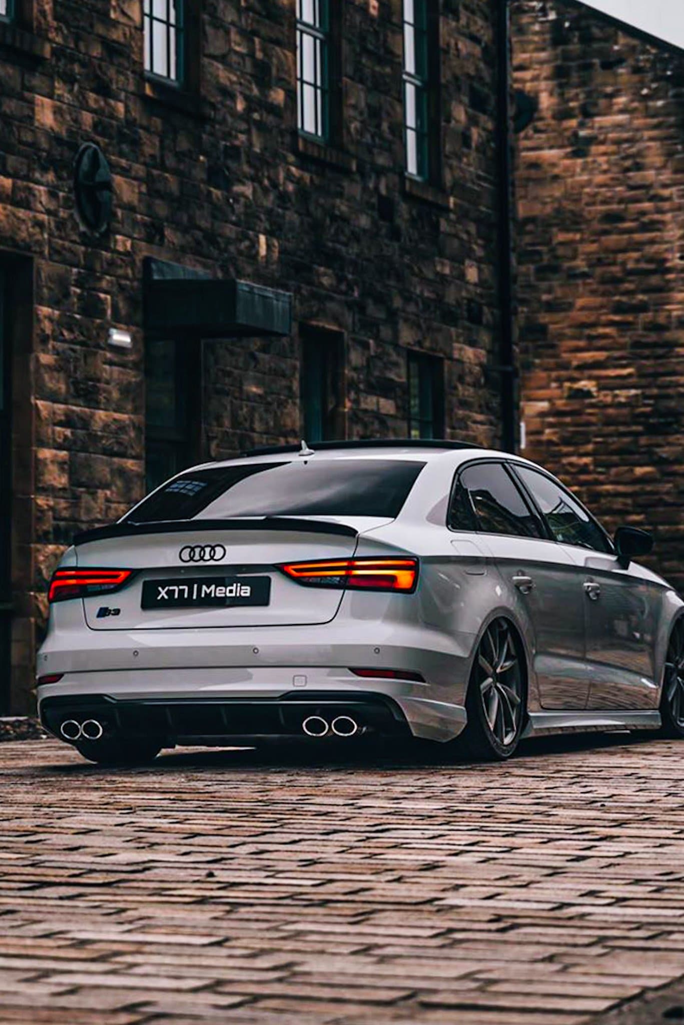 アウディ A3／S3／RS3（8V）セダン対応ダックテール・カーボン